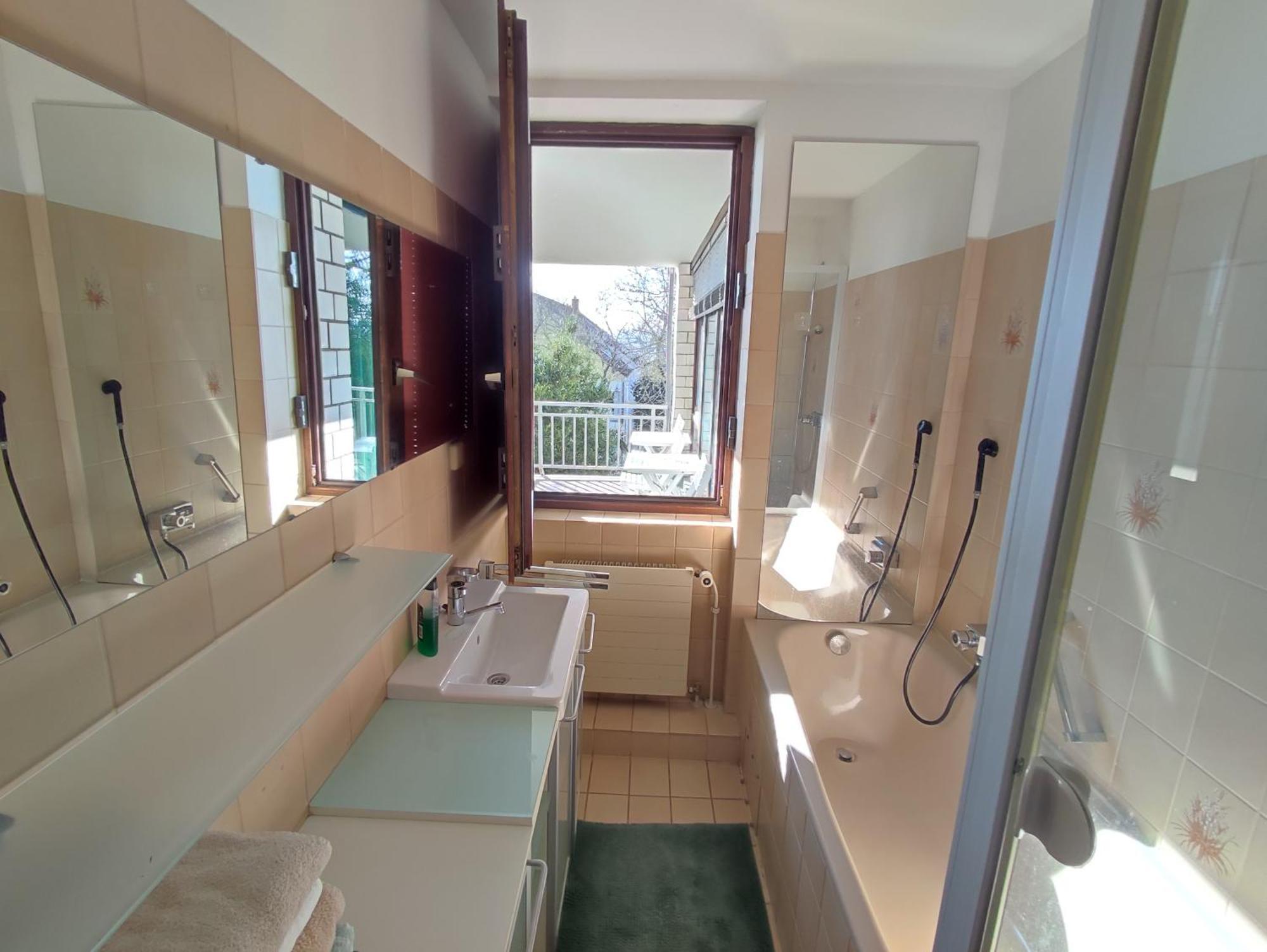Apartment Workation Nature View Mit Balkon, Indoor Pool, Kueche Tiefgarage Auf Anfrage