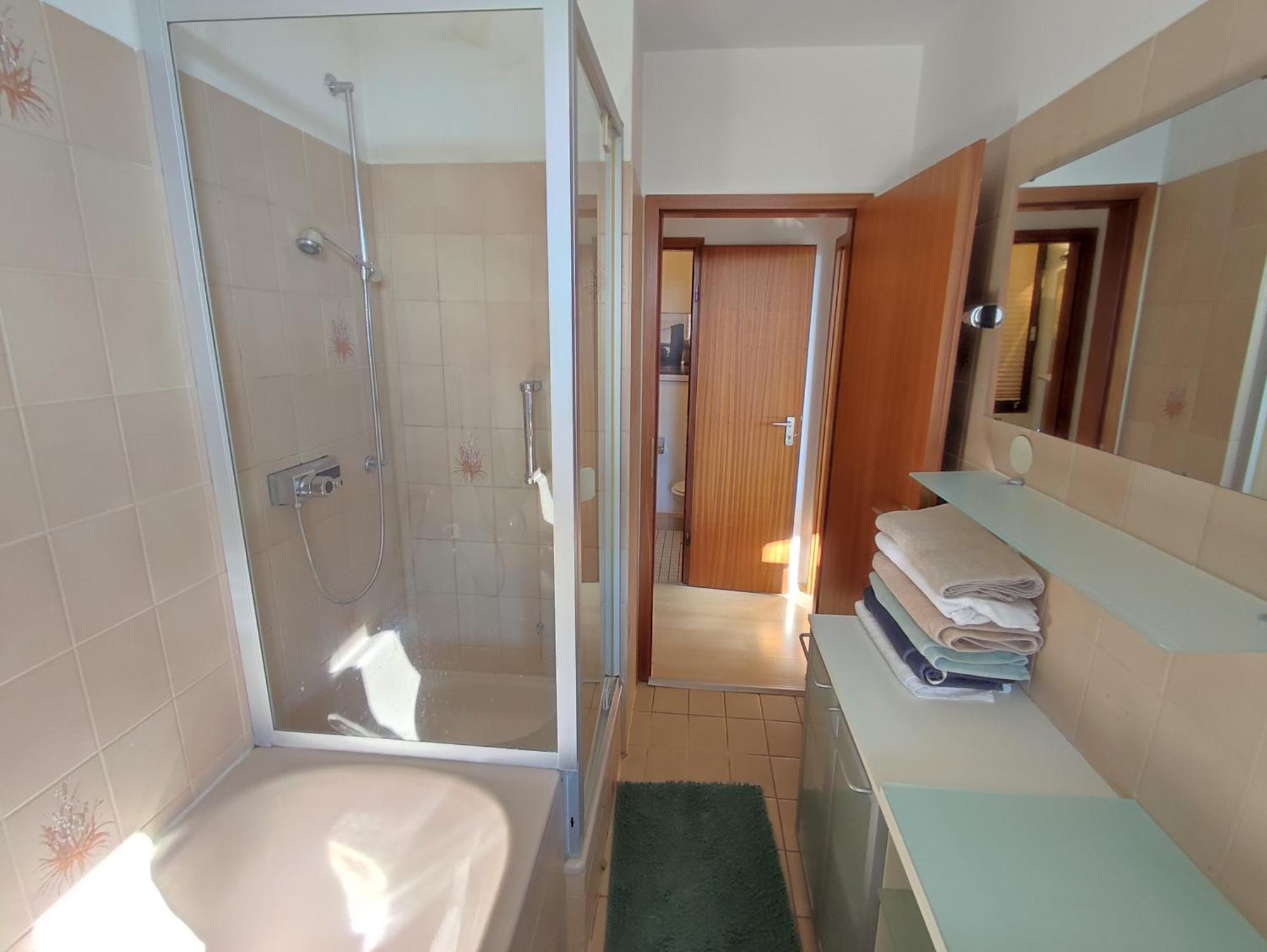 Workation Nature View Mit Balkon, Indoor Pool, Kueche Tiefgarage Auf Anfrage