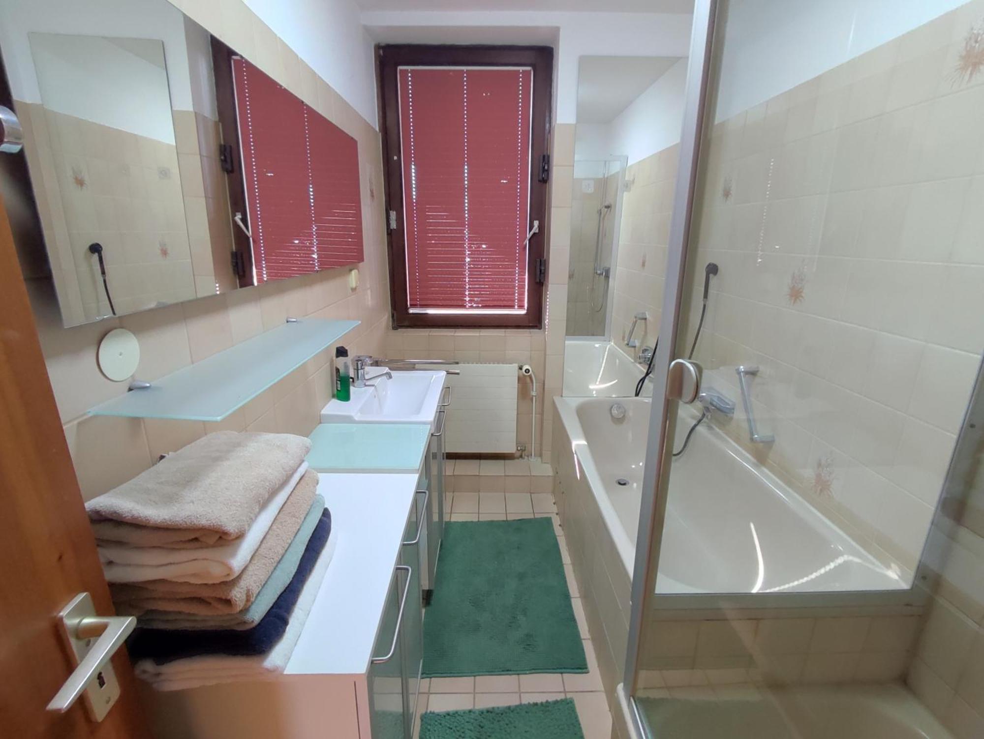 Workation Nature View Mit Balkon, Indoor Pool, Kueche Tiefgarage Auf Anfrage Apartment *